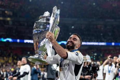 卡瓦哈爾獲頒馬德里社區(qū)金質(zhì)獎(jiǎng)?wù)?，自豪于身為馬德里人身份