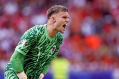 巴薩關(guān)注布萊頓門將維爾布魯根，擬引進新門將