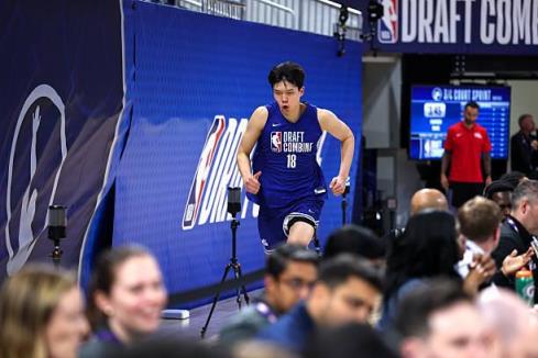 拉塞爾：楊瀚森適合加入需要中鋒的球隊(duì)，湖人是理想選擇