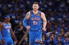 哈爾滕施泰因西決高效表現(xiàn) 命中率68%場均6.8分6板