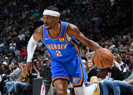 雷霆本賽季在總決賽前已取得80場勝利，成為NBA歷史第四支達成此成就的球隊