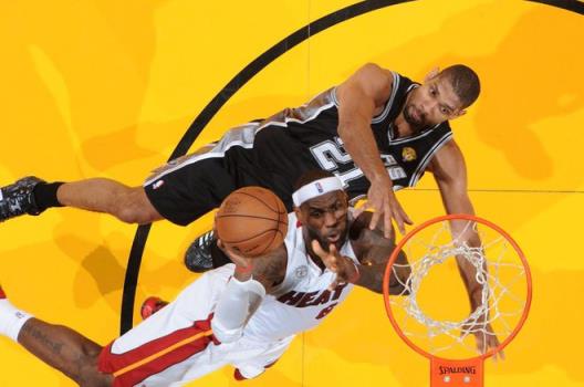 詹姆斯：2013年NBA和馬刺提前開香檳，我非常生氣！