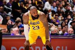 老詹：季后賽競(jìng)爭(zhēng)更激烈，希望聯(lián)盟助球員逐步適應(yīng)