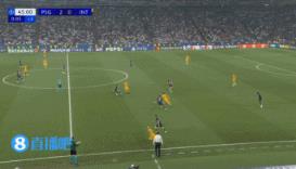 杜埃禁區(qū)外遠射偏出底線，門前危險頻頻