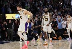 東契奇：與詹姆斯的組合仍在磨合，但每天都在進(jìn)步