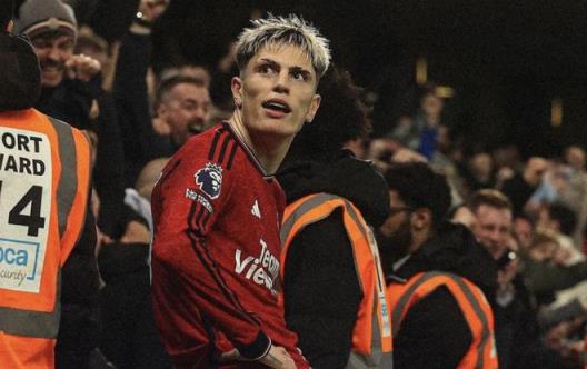 記者：切爾西優(yōu)先目標(biāo)是右腳左邊鋒，加納喬、尼科、吉滕斯成候選