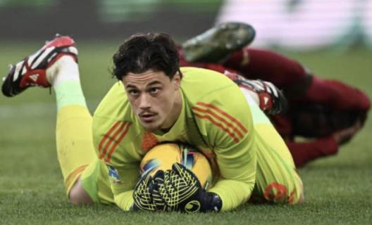 米蘭愿為羅馬門將斯維拉爾提供5年長約，取代邁尼昂？