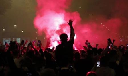 法媒：巴黎球迷奪冠后街頭狂歡徹夜，294人被警方逮捕