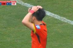 可惜！張玉寧橫掃破門，王鈺棟點球點推射打向看臺