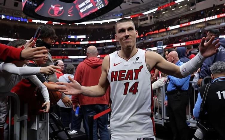 熱火新星崛起："翻版湯神"靠一招堅(jiān)守六年，萊利無言服氣