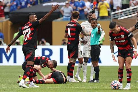 馬雷斯卡：紅牌不影響雅克松未來，他了解染紅對球隊(duì)的不利影響