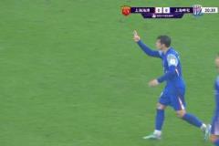 特謝拉30分鐘被黃牌，朝裁判比兩根手指抗議判罰