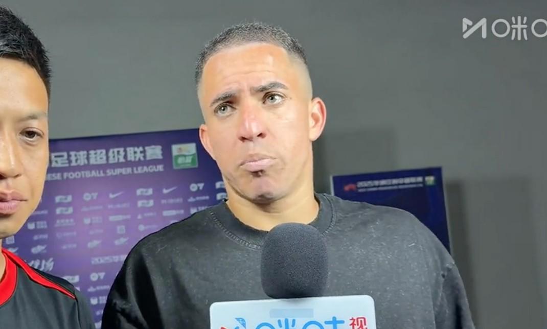 羅慕洛：甘超稱我“寶批龍”展現(xiàn)親密關(guān)系，感謝球迷送Labubu