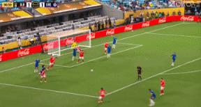 藍(lán)軍球員被黃牌罰下，比分1-1！