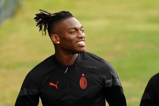 比安津：萊奧明晚抵達(dá)米蘭內(nèi)洛，周一首訓(xùn)參與