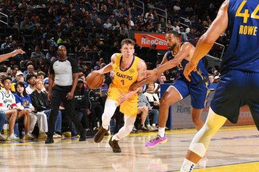 布朗尼缺陣湖人夏聯(lián)首敗 勇士逆轉斯威德24+8克內克特低迷