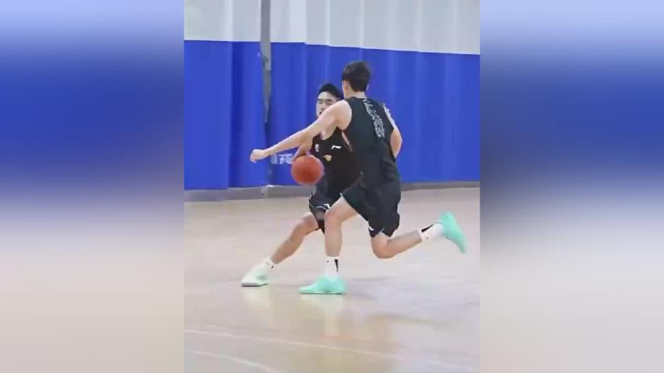 夏練正當時！廣東男籃強化一對一攻防訓練視頻曝光