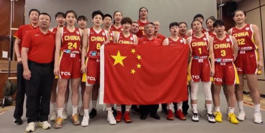中國(guó)女籃出征亞洲杯，張子宇2米26驚艷亮相，楊舒予帥氣登場(chǎng)