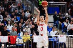 媒體人：胡明軒登場30分鐘僅2分 防守經(jīng)驗(yàn)不足難擔(dān)重任