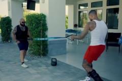 回歸開拓者的利指導(dǎo)，一刻沒閑著，積極進(jìn)行恢復(fù)訓(xùn)練