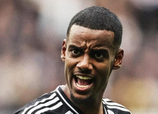 利物浦或?qū)⒂谖磥韼仔r(shí)內(nèi)以1.3億英鎊報(bào)價(jià)伊薩克