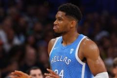 字母哥首節(jié)8分鐘6中4高效貢獻(xiàn)8分3板