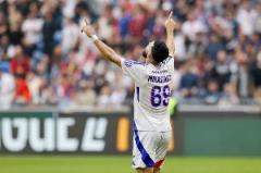 記者：里昂前鋒米卡烏塔澤赴西班牙體檢并簽約黃潛五年