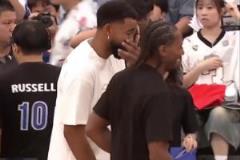 他鄉(xiāng)遇故知！唐斯探望小卡中國行 兩人互動頻繁談笑風生