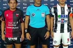 裁判：別以為我沒記住你??！詼諧一刻：球員穿襠裁判！