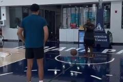 早日康復(fù)！大傷三個月后哈利伯頓首次進(jìn)行投籃訓(xùn)練！