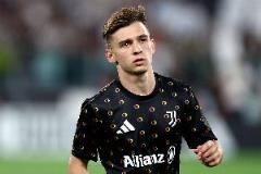 迪馬：小孔塞桑因肌肉傷勢退出國家隊(duì)集訓(xùn)，將返回尤文圖斯