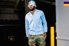 湖人官推曬賽前入場照：清爽穿搭亮相奧蘭多