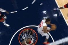 籃筐鐵閘！薩爾一記封蓋直接扇暈對(duì)手