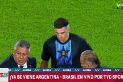 里程碑！大馬丁賽前獲贈(zèng)國家隊(duì)50場紀(jì)念品