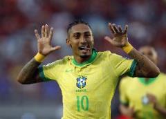 拉菲尼亞因同名遭阿根廷球迷種族歧視與辱罵