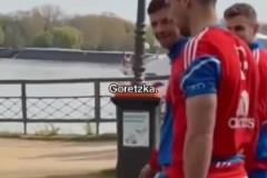 笑得肚子疼！格雷茨卡：你們有一個(gè)算一個(gè)，趕緊離我遠(yuǎn)點(diǎn)！