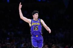 費舍爾：里夫斯展現團隊籃球智慧，多維影響比賽走勢