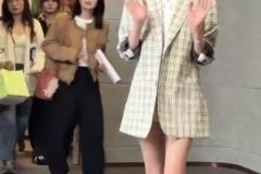 尤文球迷心中的女神，美女演員陳都靈這大長腿