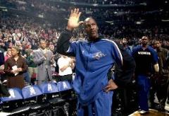 韋德：喬丹在奇才場均20+已很出色，但詹姆斯的水平世所未見