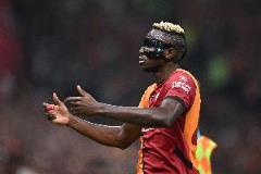 巴薩或引入奧斯梅恩和DV9，但前者價(jià)格過(guò)高遭拒絕，后者未獲興趣