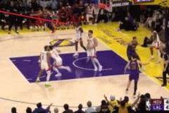 阿門壓哨犯規(guī)，邊線裁判已舉手吹哨！