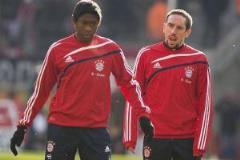 拜仁僅花15萬(wàn)簽下17歲阿拉巴 皇馬免簽將其納入陣容