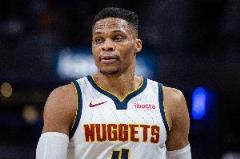 威少末節(jié)空籃不中+三犯 賽后迅速登頂推特熱搜