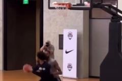 看完只會覺得大頭太厲害了！美國隊(duì)此前的隊(duì)內(nèi)單挑：布倫森vs大橋