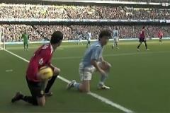 中國足壇留洋最成功之人！曼市德比孫繼海背身卡位防住C羅！