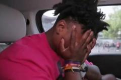 粉絲怒斥網(wǎng)友！Speed被粉絲喂檳榔瞬間不適：這不是毒品？