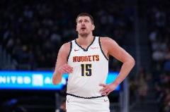 掘金隊近5場防守效率117.6，約基奇在場時防守效率提升至120