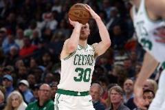 11中11！豪澤成為歷史第三人，賽季至少出戰(zhàn)1000分鐘罰球命中率100%