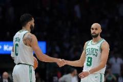 三火槍手！懷特、普里查德、塔圖姆包攬隊史單賽季三分數(shù)前三