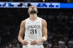 克萊出戰(zhàn)72場場均14分3.4板 命中率41.2%三分39.1%